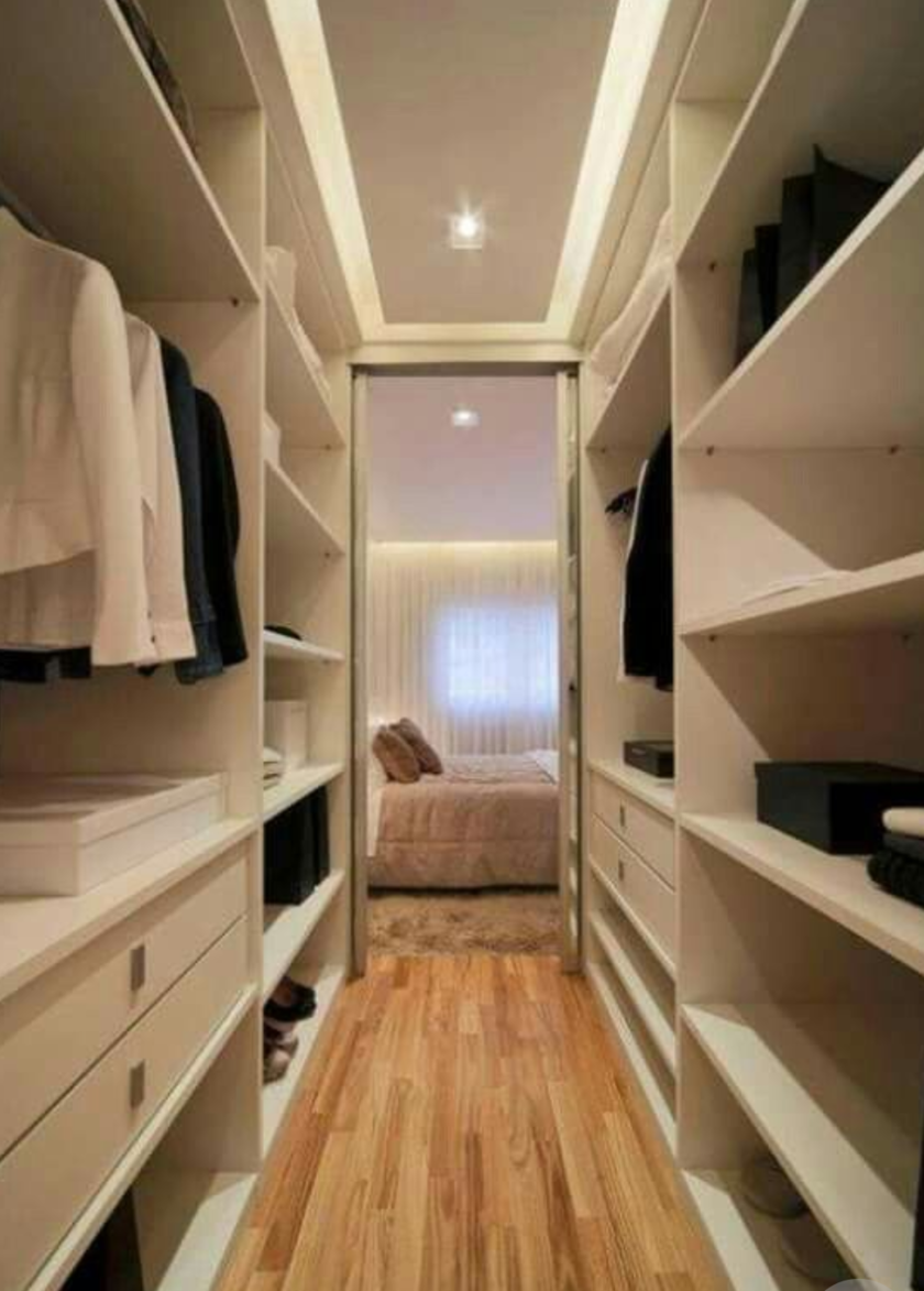 П-образная гардеробная комната в спальню Кострома