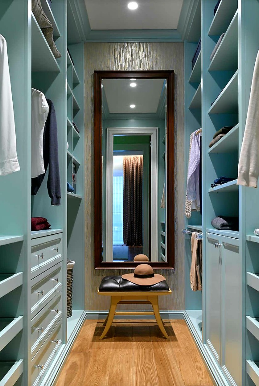 Параллельная гардеробная комната с большим зеркалом Кострома