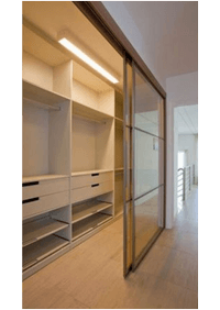 Линейная гардеробная комната с дверями купе Кострома