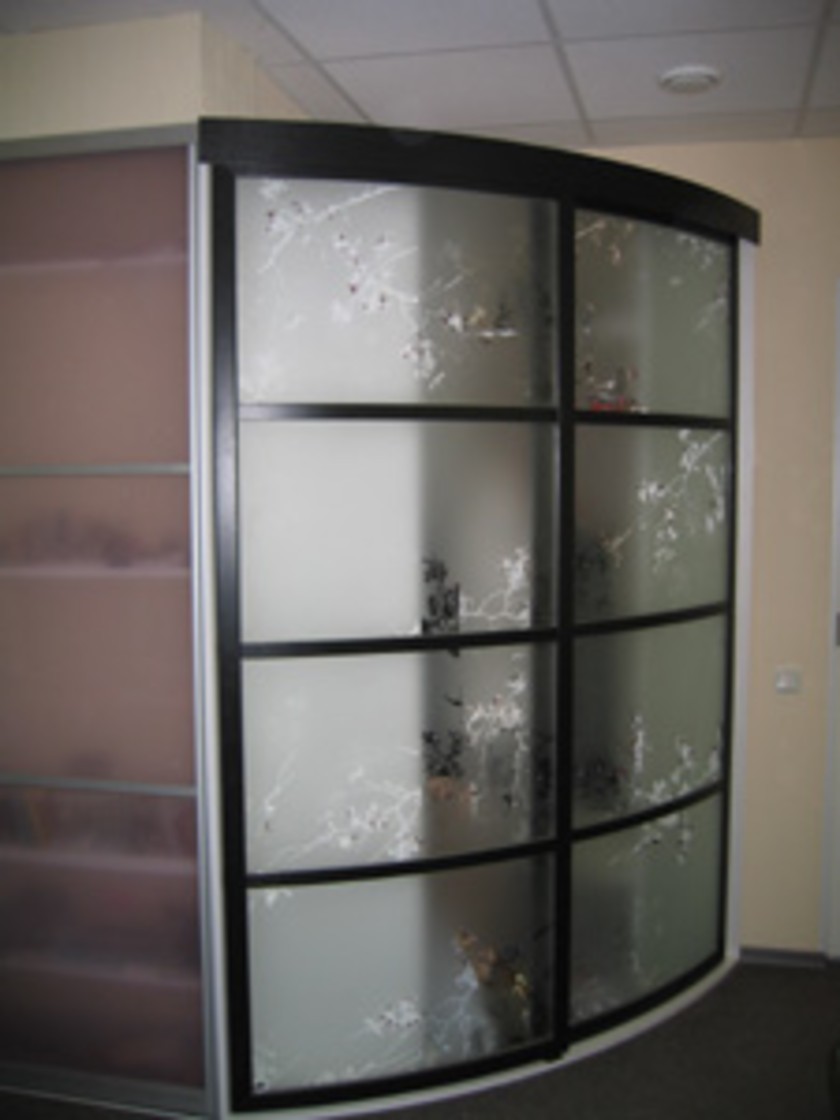 Шкаф купе радиусный с рисунком на стекле Кострома